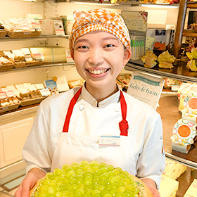 小針　愛香