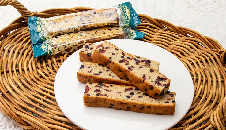 クランベリーとブルーべリーパウンドのバトン