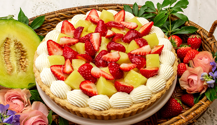 イチゴとクラウンメロンの練乳ムースタルト