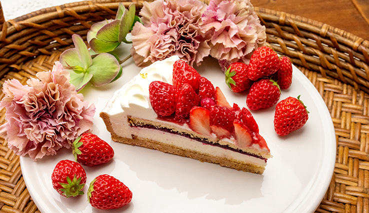 【新作】イチゴとベリーのティラミス