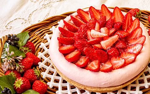 イチゴとリュバーブのタルト