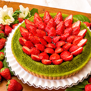 抹茶とイチゴのタルト