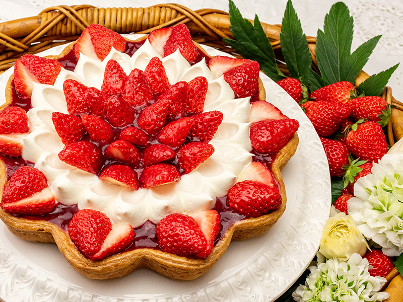 輪花型 紅ほっぺとホワイトチョコのチーズスフレタルト